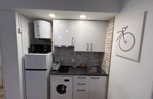 Almendrales Apartment | Río Manzanares - 1-Bedroom Apartment