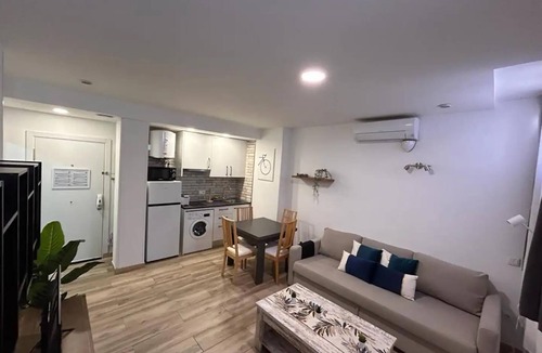 Almendrales Apartment | Río Manzanares - 1-Bedroom Apartment