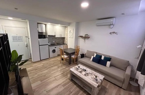 Almendrales Apartment | Río Manzanares - 1-Bedroom Apartment