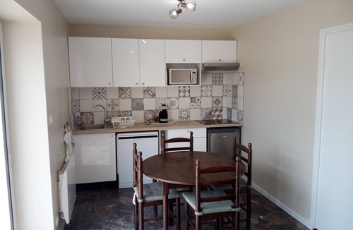 Challans Apartment | R & C - Room and Calm