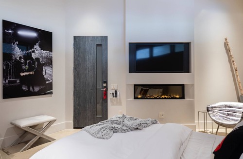 Downtown Napa Bed & Breakfast | R Inn Napa