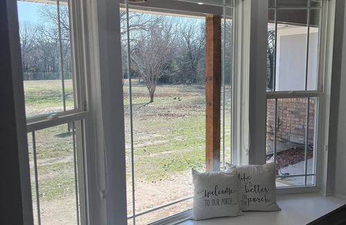 Calera House | R&M Red Roof Cabin - family friendly, fishing, FUN