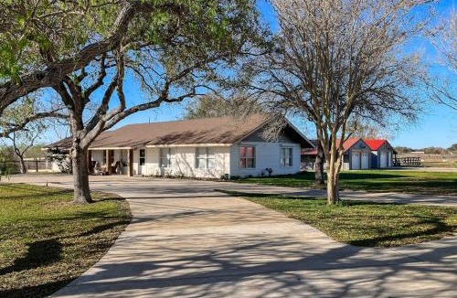 Aransas Pass House | R&R Acres