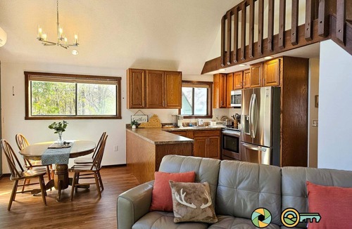 Mount Jackson Ski Chalet | R&R Chalet | Hot tub, fire pit, 5 acres!