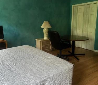 Tropic House | R-Room- 2nd floor in an Awesome Villa 20 minutes from the beach