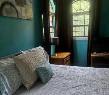 Tropic House | R-Room- 2nd floor in an Awesome Villa 20 minutes from the beach