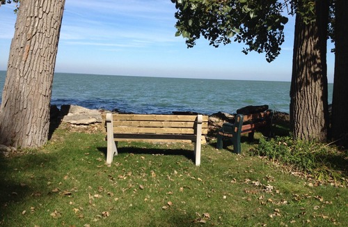 Kingsville House | R-Runaway On the Lake