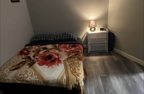 Marion House | (R1)Journal square private room