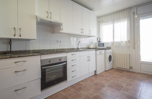 Calafell House | R142 Manila Resort Centrales