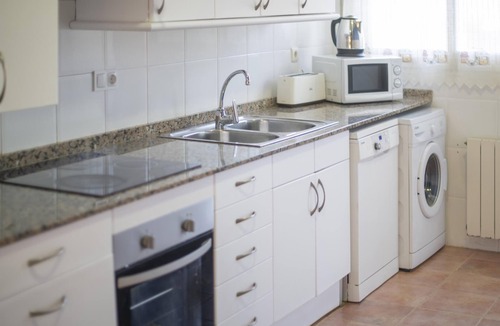 Calafell House | R142 Manila Resort Centrales