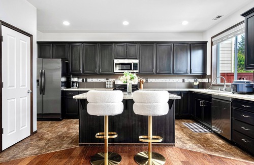 Renton House | R4: Rainier Villa