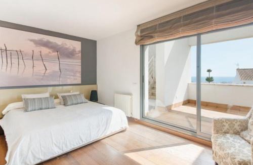 Calafell Villa | R64 Deluxe Villa Déjà Vu