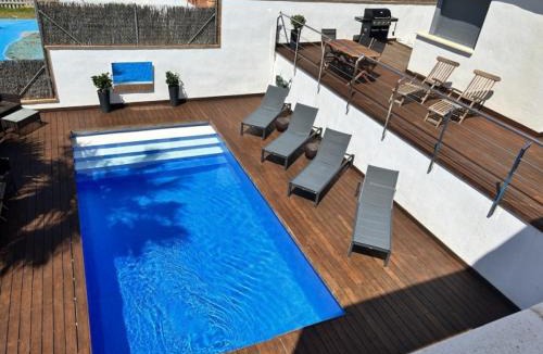 Calafell Villa | R64 Deluxe Villa Déjà Vu