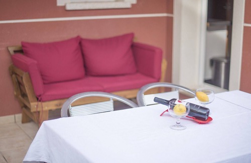 Castellet i la Gornal Villa | R83 Holiday house for 10 people between beach and mountains