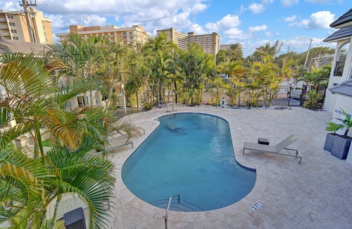 Pompano Beach Apartment | RA Suites by DesignedVR