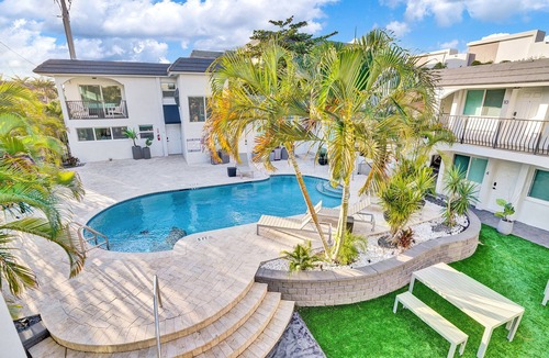 Pompano Beach Apartment | RA Suites by DesignedVR