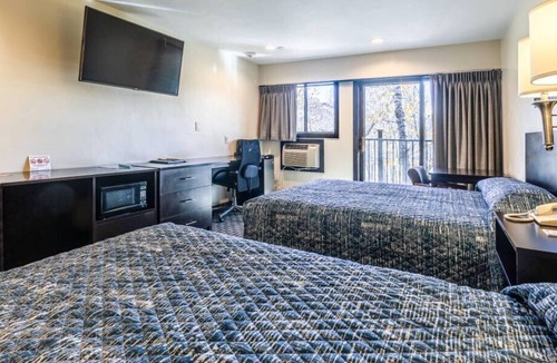 Steamboat Springs Hotel | Rabbit Ears Motel