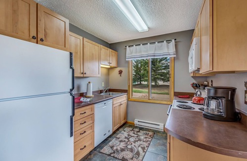 Clark Cabin | Rabbit Ears - Relax in the mountain air!