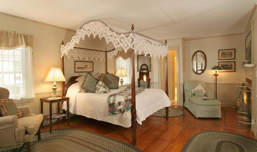 Waterford Hotel | Rabbit Hill Inn