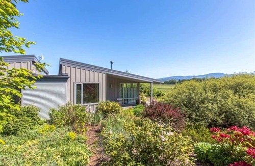 Sequim Apartment | Rabbit's Peaceful Retreat with Stunning Views