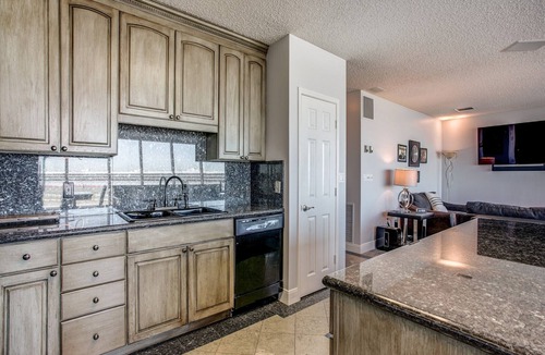 Denton County Condo | Racecondo.com is the perfect, upscale Shake N Bake adventure location, for all!