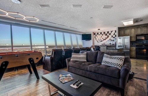 Denton County Condo | Racecondo.com is the perfect, upscale Shake N Bake adventure location, for all!