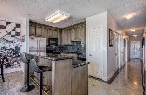 Denton County Condo | Racecondo.com is the perfect, upscale Shake N Bake adventure location, for all!