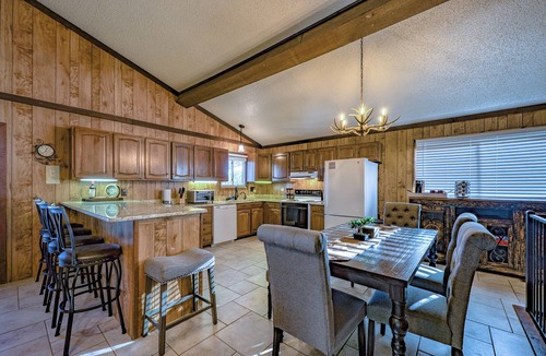 Ruidoso Downs Cabin | Racetrack Cabin Escape - RV Hookup