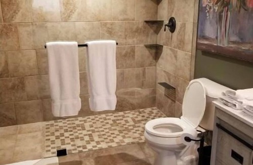 Wenatchee House | Rachael's Retreat-Private Basement Studio