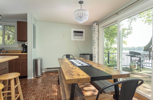 Farwell House | Rachel Island Cozy Getaway