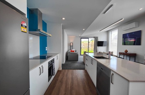 Riverton House | Rack n Relax Riverton