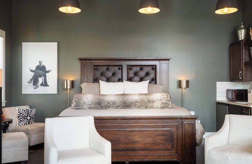 Downtown Condo | Rackensack Inn Summar