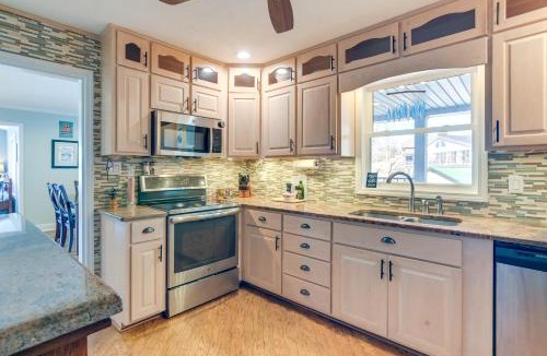 Ingles House | Radford Home w/Wraparound Deck!