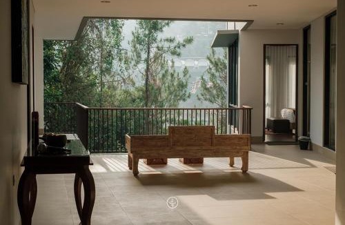 Bandung Villa | Radiance Hill View Villa 10 Bedrooms With a Private Heated Swimming Pool and a Billiard Table