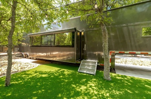 Austin House | Radiant Luxury Villa Retreat near Lake Walter E. Long in Texas