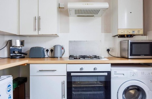 Southend-on-Sea Apartment | Radiant & Spacious 2BR Excellent Location by Everhome Ltd