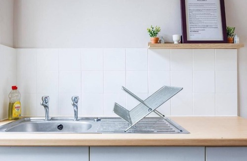 Southend-on-Sea Apartment | Radiant & Spacious 2BR Excellent Location by Everhome Ltd