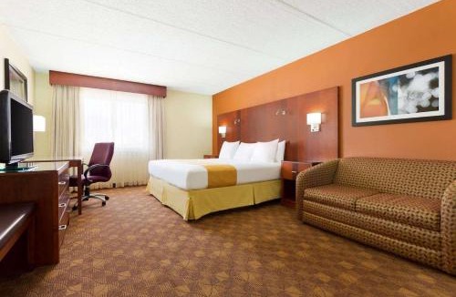 Akron Hotel | Radisson Akron-Fairlawn Copley