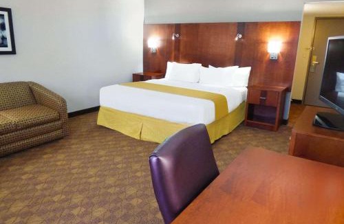Akron Hotel | Radisson Akron-Fairlawn Copley