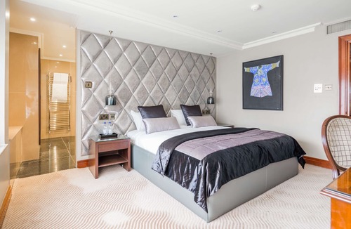 Harlington Hotel | Radisson Blu Hotel, London Heathrow