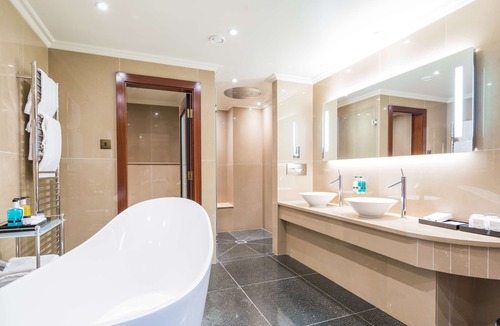 Harlington Hotel | Radisson Blu Hotel, London Heathrow