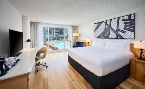 Central Waterfront Hotel | Radisson Blu Toronto Downtown