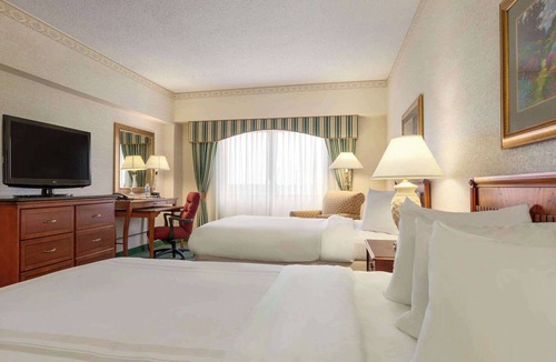 Cedar Rapids Hotel | Radisson Hotel Cedar Rapids