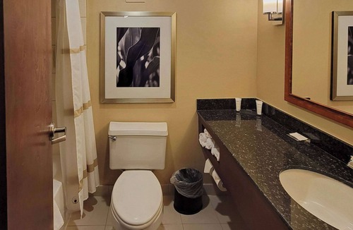 Cedar Rapids Hotel | Radisson Hotel Cedar Rapids