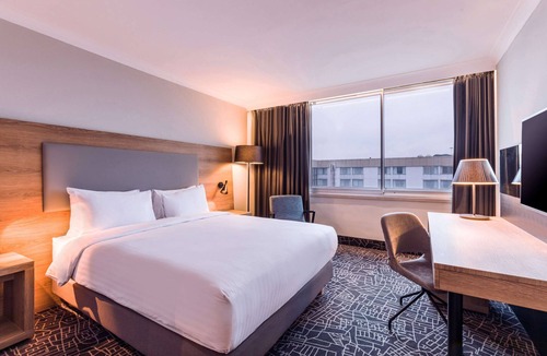 Heathrow Villages Hotel | Radisson Hotel & Conference Centre London Heathrow
