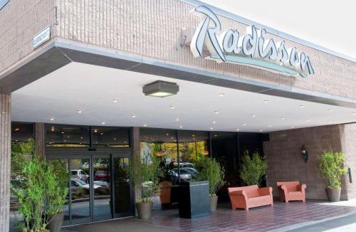 Gaffer District Hotel | Radisson Hotel Corning