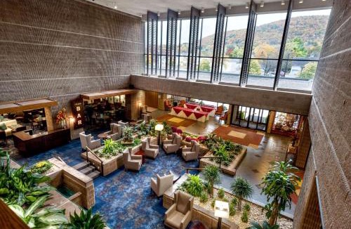 Gaffer District Hotel | Radisson Hotel Corning