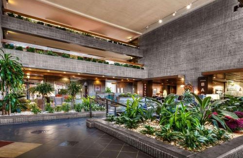 Gaffer District Hotel | Radisson Hotel Corning