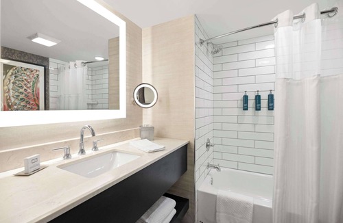 Gaffer District Hotel | Radisson Hotel Corning