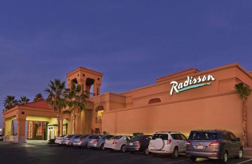 Biggs Field Hotel | Radisson Hotel El Paso Airport